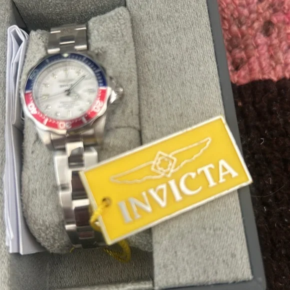 NIB Invicta Staiess Steel Small Watch Retail $495 - Picture 3 of 6